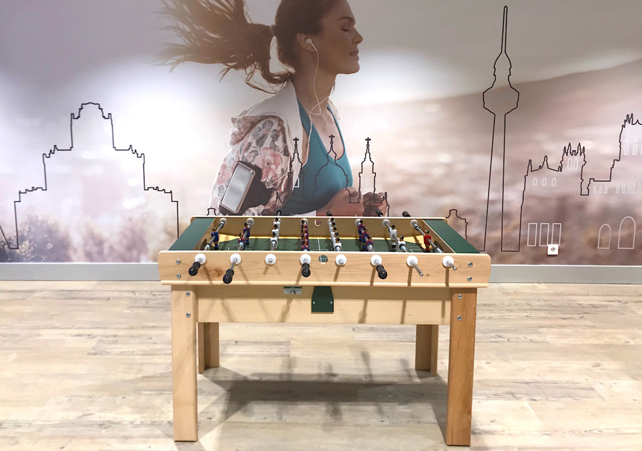 Futbolín instalado en establecimiento de Madrid — El Billar