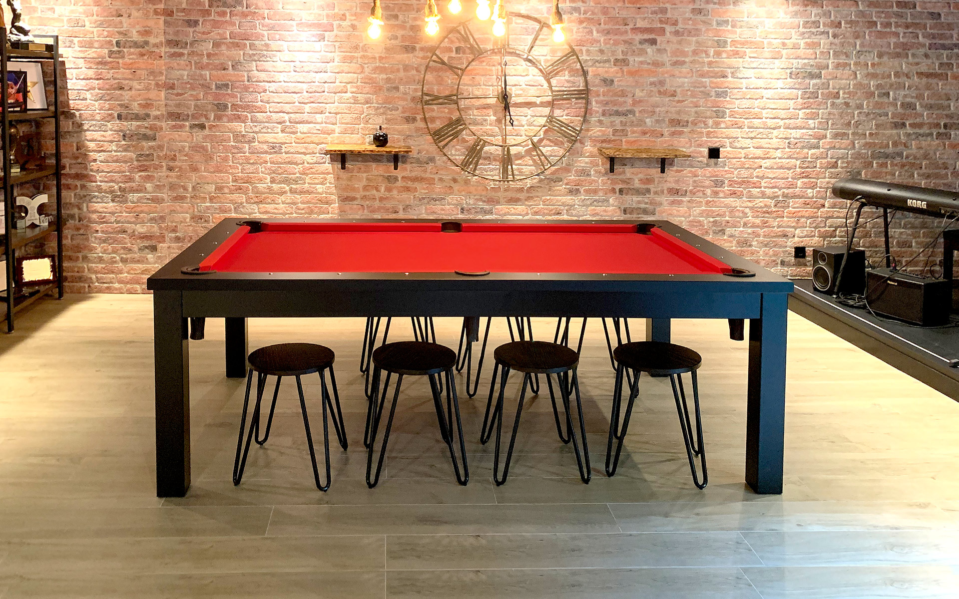 Mesa de billar modelo Atea con tapete verde profesional