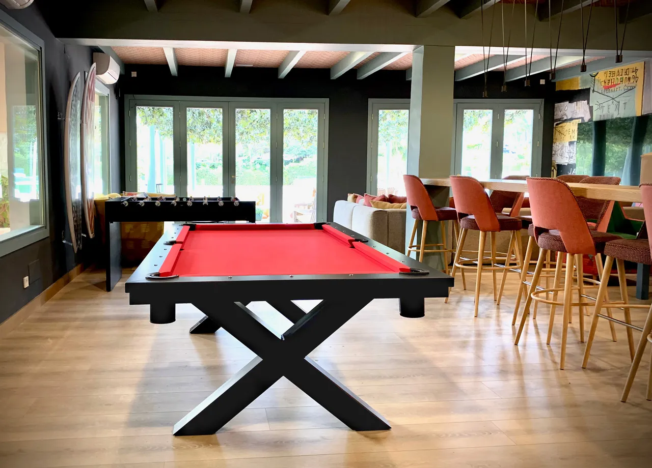 Mesa de billar modelo Gandía con monedero para bar, fabricada por El Billar